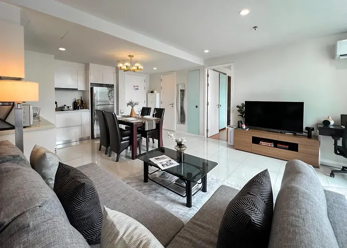 Spacious 69 Sqm - Fast Wifi - Bts Chong Nonsi Appartement
