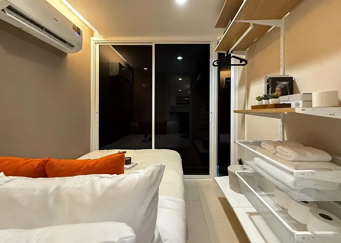 Spacious 69 Sqm - Fast Wifi - Bts Chong Nonsi