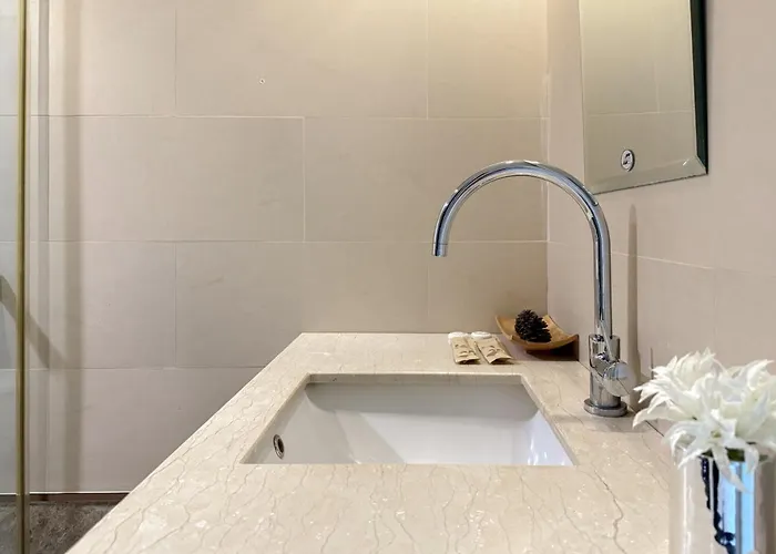 Spacious 69 Sqm - Fast Wifi - Bts Chong Nonsi Bangkok
